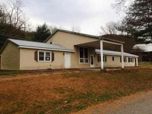 145 Tracy Brewer Rd, Meshoppen, PA 18630