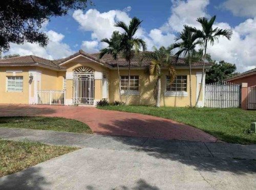 8897 NorthWest 174th Terrace, Hialeah, FL 33018