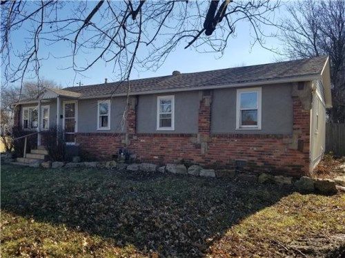 624 E Pearl St, Aurora, MO 65605