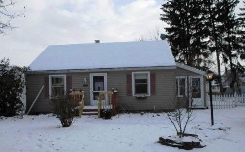 1061 Whitlock Rd, Rochester, NY 14609