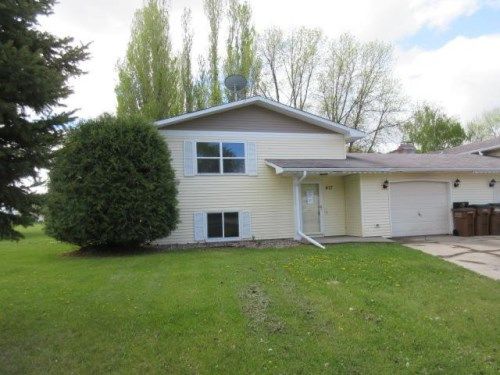 417 20th St NW, East Grand Forks, MN 56721