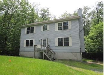 172 Apollo Dr, Gouldsboro, PA 18424