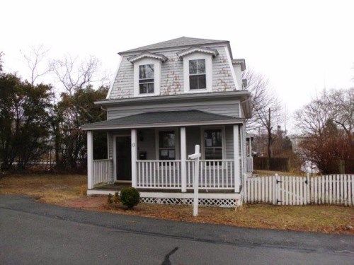 12 Washington Ave, Buzzards Bay, MA 02532