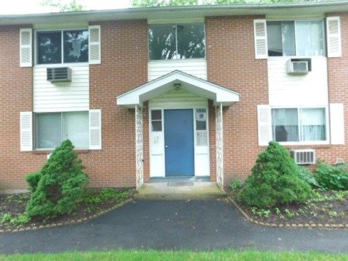273 Queen St 1b, Southington, CT 06489
