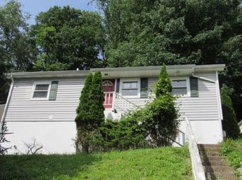 1218 Ashwood Rd, Charleston, WV 25314