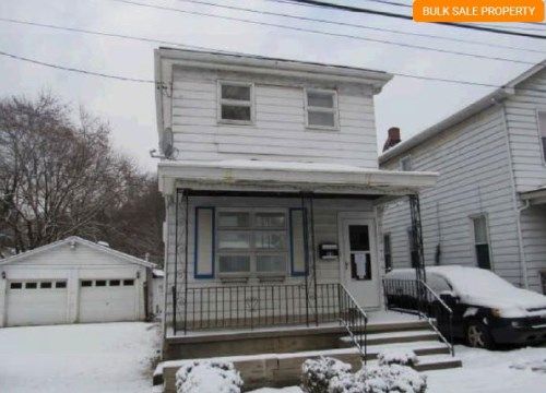 44 Plum St, Ambridge, PA 15003