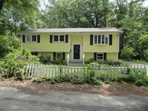 2 Ridgeway Ave, Warwick, RI 02889