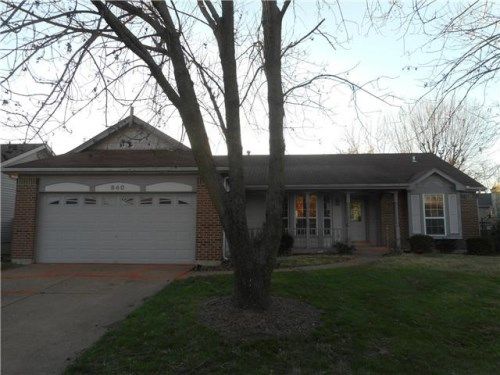 640 Bugle Run Dr, Florissant, MO 63034