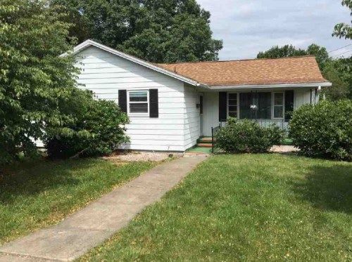 102 Holly Ln, Peckville, PA 18452