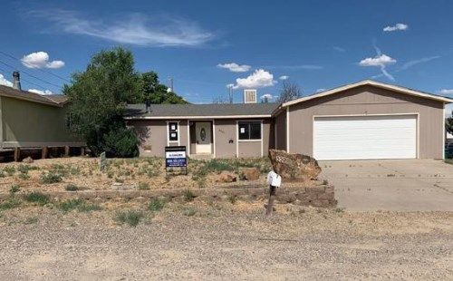 5508 Arroyo Dr, Farmington, NM 87402