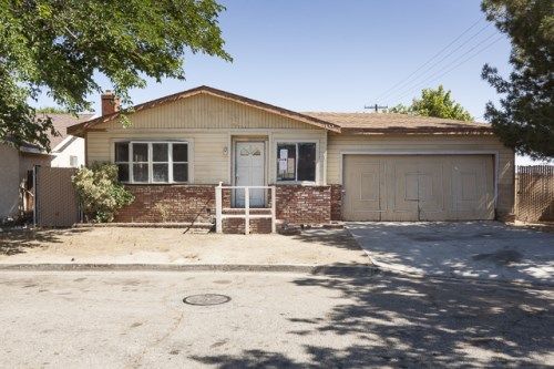 1853 Horizon Ln, Lancaster, CA 93535