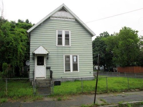 28 Market St, Fitchburg, MA 01420