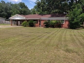 4483 Rossmere Dr, Mobile, AL 36619