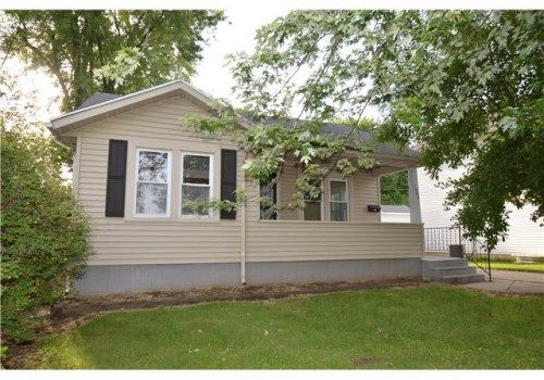 1004 S 12th Street, Pekin, IL 61554