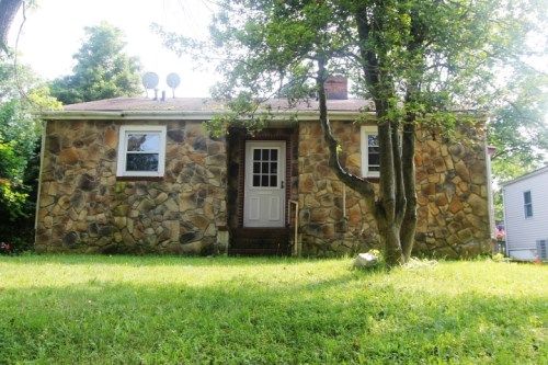 695 Cherry Tree Ln, Lawrence Township, NJ 08648
