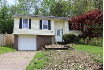 2 W White Oak Dr, Delmont, PA 15626