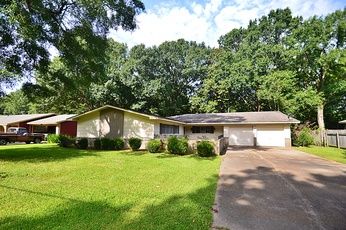 1315 Wooddell Dr, Jackson, MS 39212