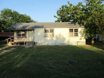 105 Benton St, Rogers, TX 76569