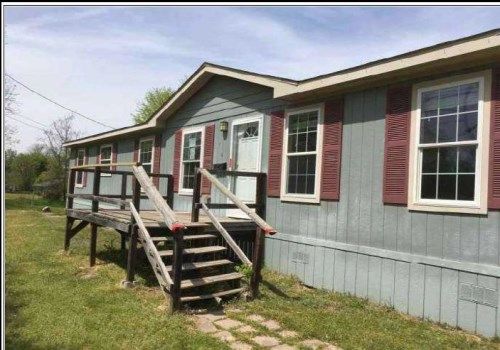 534 NW M L King Blv, De Kalb, TX 75559