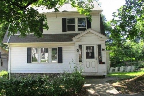 47 Clinton St, Waterbury, CT 06710
