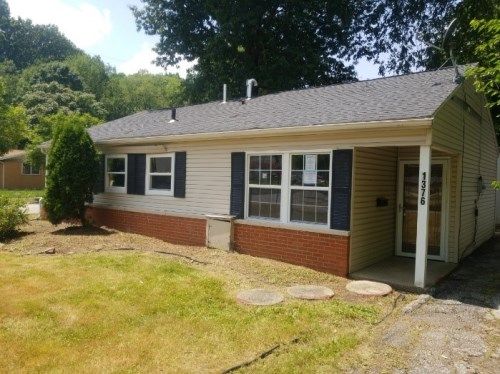 1376 Seward Ave, Akron, OH 44320
