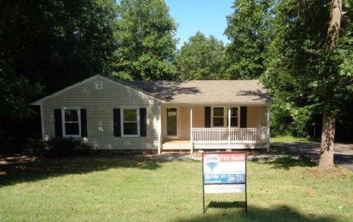 744 Oak Springs Dr, Aylett, VA 23009