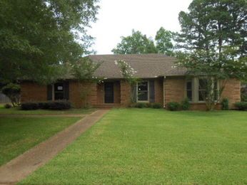 351 Long Cove Dr, Madison, MS 39110