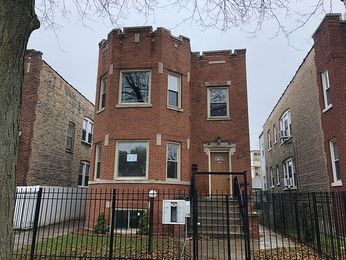7956 S Kingston Ave, Chicago, IL 60617