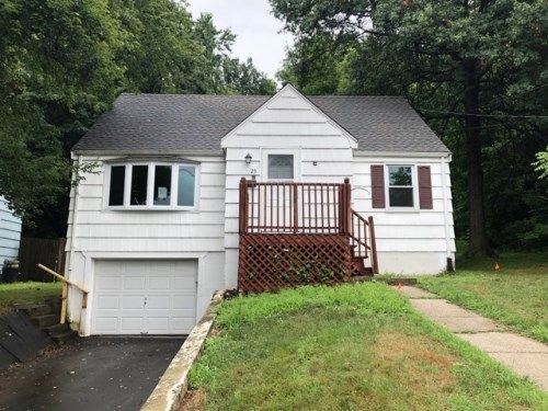 23 Clayton Ct, New Britain, CT 06053