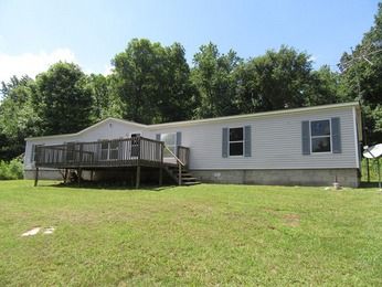 2153 Broome Rd, Palmyra, TN 37142