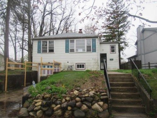 417 Lucille Ave, Fox River Grove, IL 60021