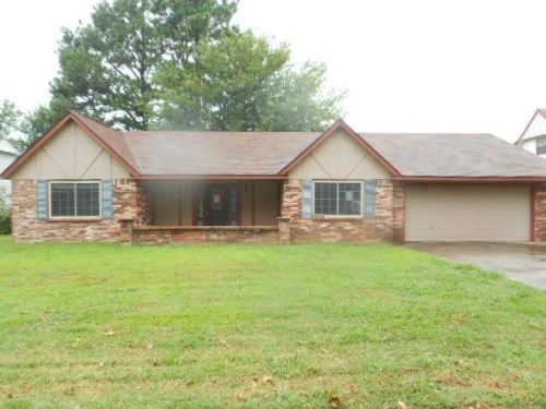 1306 Ford Circle Dr, Wagoner, OK 74467