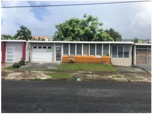 J-228 St Forest Vie, Bayamon, PR 00957