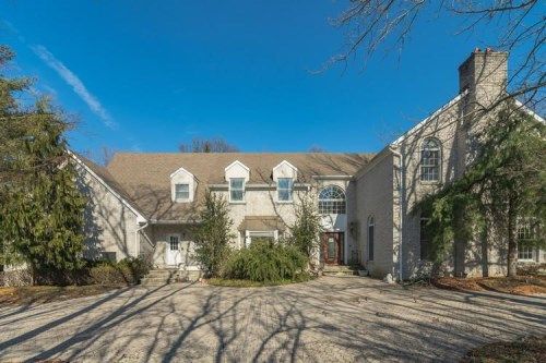 25 Dora Ln, Holmdel, NJ 07733