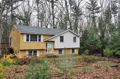 86 Harbor St, Pepperell, MA 01463