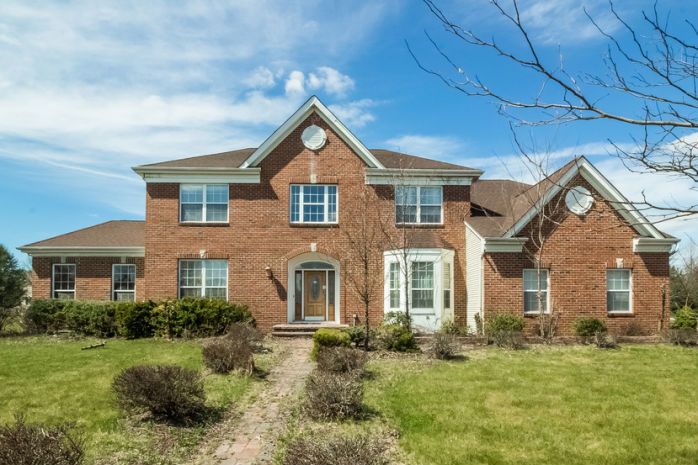 12 Denise Dr, Allentown, NJ 08501