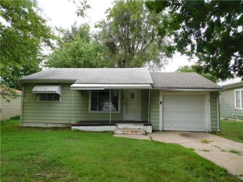 1207 N Monroe St, Hutchinson, KS 67501