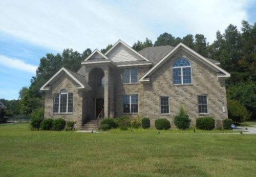 525 Thistley Ln, Chesapeake, VA 23322