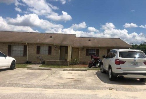 9533 Lake Park Dr, Thonotosassa, FL 33592