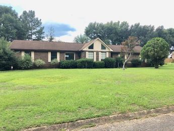 306 Dahlia Dr, Andalusia, AL 36420