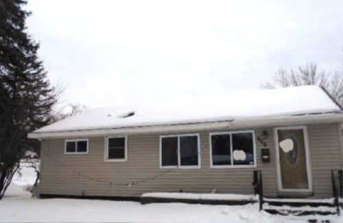 606 7th St, Baraboo, WI 53913