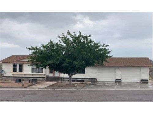 2045 Sierra Vista Dr, Tonopah, NV 89049