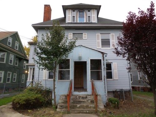 30-32 Burton St, Hartford, CT 06112
