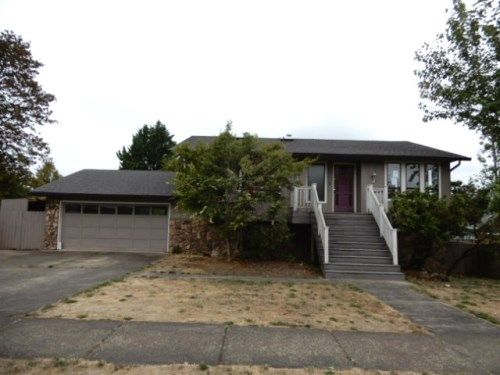 592 N 58th St, Springfield, OR 97478