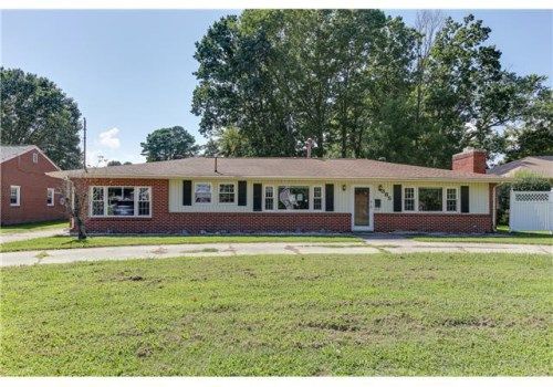 385 Woodland Rd, Hampton, VA 23669