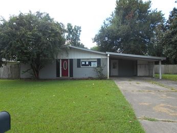 1419 Deering St, Cleveland, MS 38732