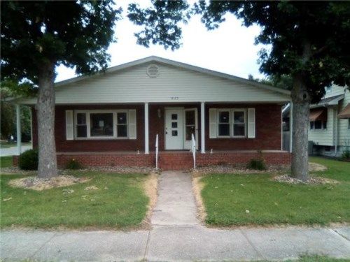807 Halloran Ave, Wood River, IL 62095