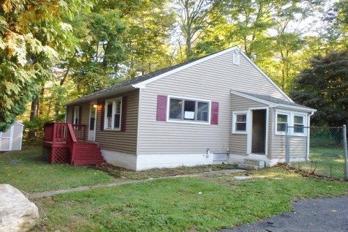 138 Card St #B, Willimantic, CT 06226