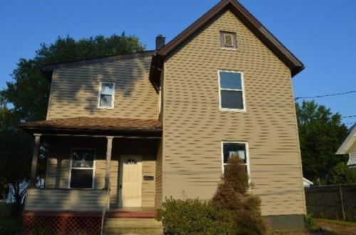 873 9th St NE, Massillon, OH 44646