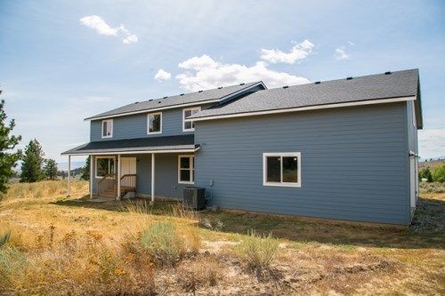 421 W 4th St, East Wenatchee, WA 98802